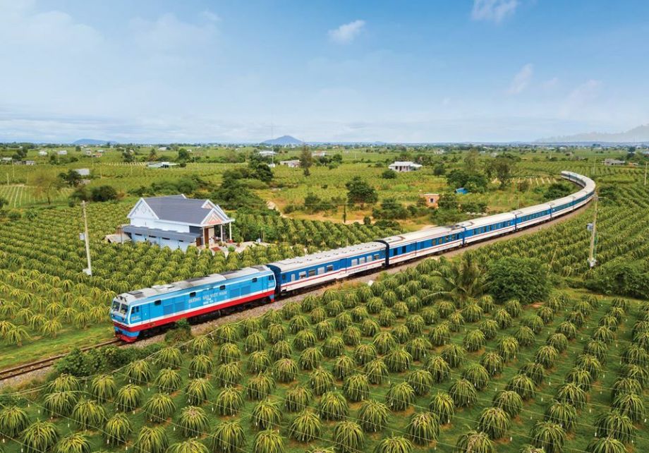 tàu lửa - tour du lịch Huế
