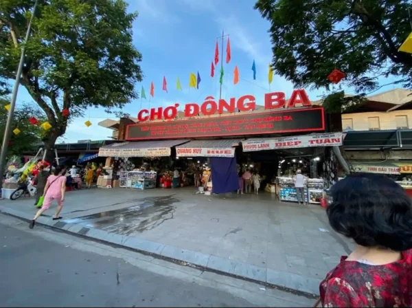 chợ đông ba